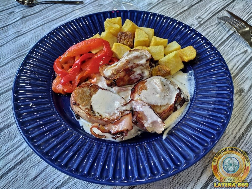 Receta de Lomo en salsa de la abuela el plato en salsa de queso Azul. 