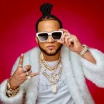 Firma Millonaria del cantante Urbano, El Alfa apodado y mejor conocido como “El Jefe”