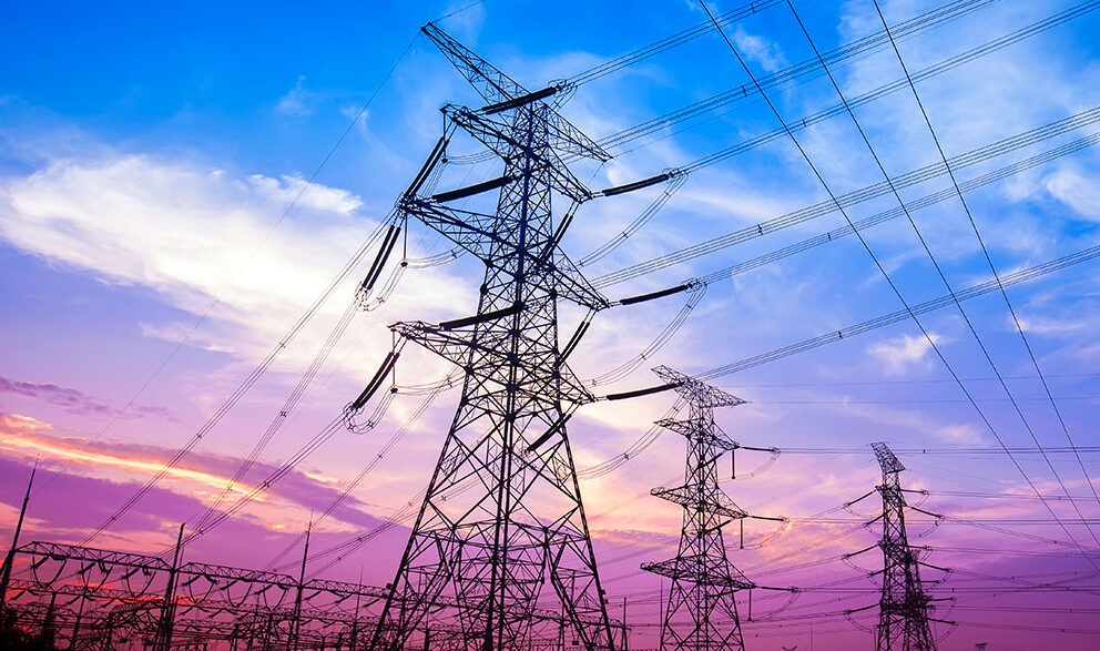 El Gobierno de España está investigando un apagón o caída súbita en la generación eléctrica que ocurrió recientemente y que, según autoridades, no tiene precedentes en la península ibérica.