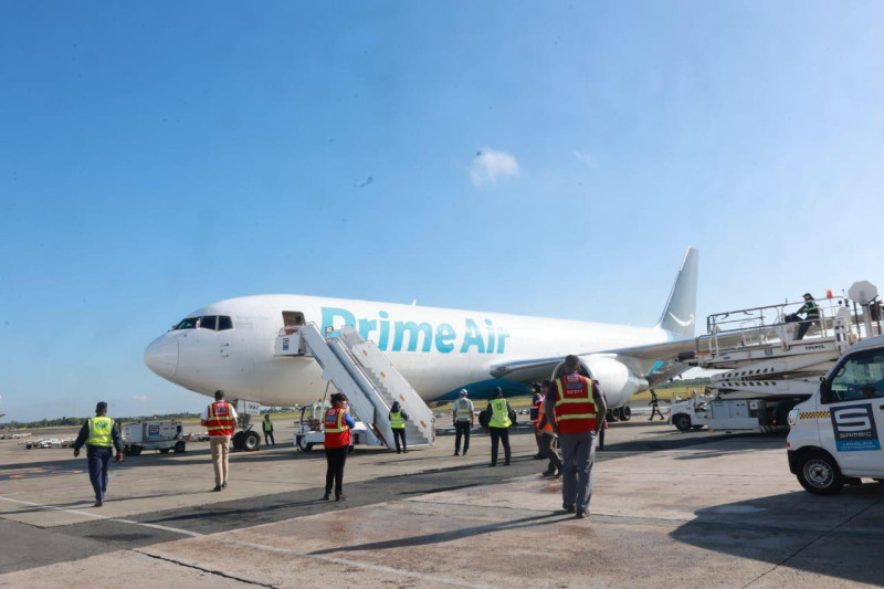 “Amazon Cargo coordina la distribución de paquetes junto a los couriers locales en el país”