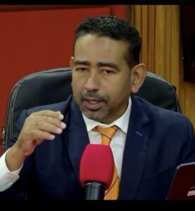 Nelson Gutiérrez, quien dirige el Consejo Nacional de los Derechos Humanos, les quien hacer una vuelta