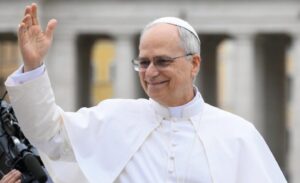 Sí Santidad el papa León XIV en su encuentro en Cáritas de Madrid resaltó su apoyo a los inmigrantes que son ciudadanos del mundo